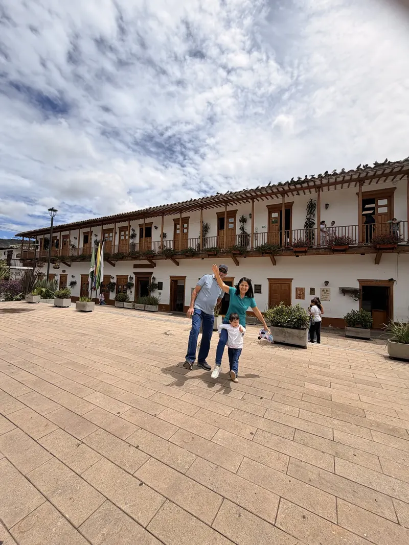 Vuelta a Oriente — 4